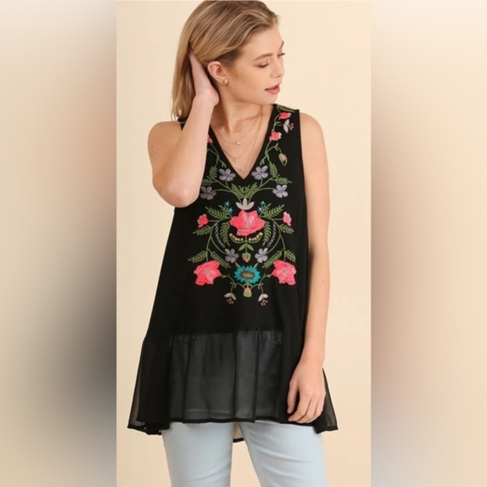 Black Floral Boho Embroidered Southwest Boho Tunic Top Umgee Boutique EUC S 1586